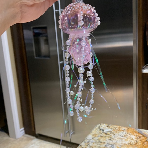 Rare find. Pink iridescent jellyfish. Add to your terrarium! - Picture 1 of 6